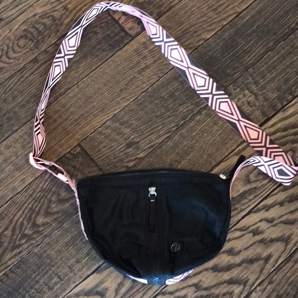 Ivivva crossbody bag